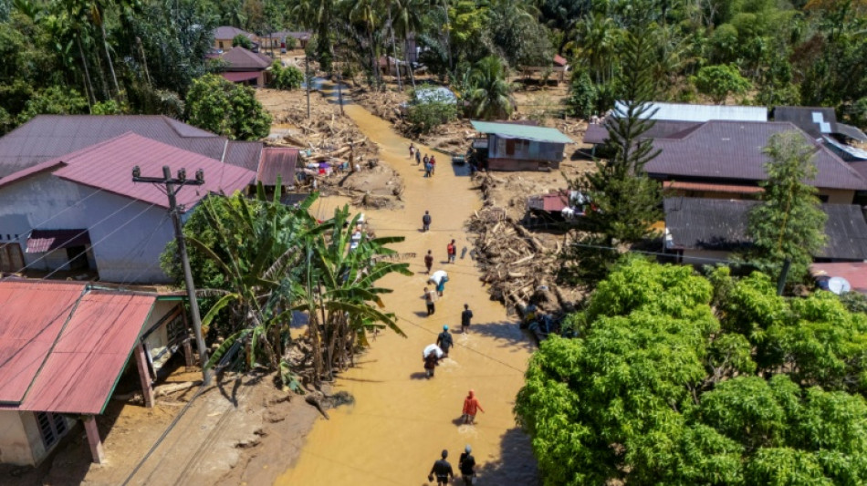 "Tout est d&eacute;truit": en Indon&eacute;sie, les sinistr&eacute;s au d&eacute;sespoir apr&egrave;s les inondations
