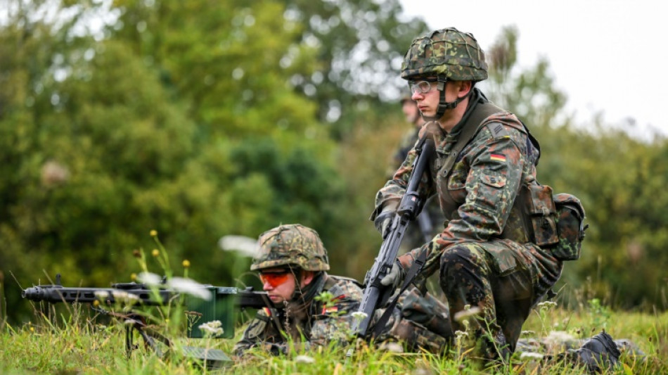 Kabinett beschlie&szlig;t Gesetze zu St&auml;rkung von Bundeswehr - Pflicht-Reserve&uuml;bungen