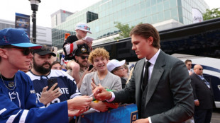 Maple Leafs make teen McKenna top pick in NHL Draft