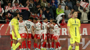 El Villarreal cae en Girona y sigue con el Atl&eacute;tico cerca
