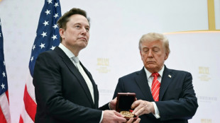 Trump d&eacute;core Musk d'une m&eacute;daille scientifique et le qualifie de "tr&eacute;sor national"