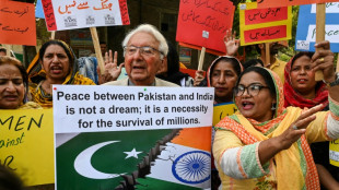 India bombardea Pakistán, que promete "responder"