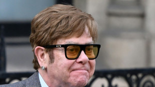En col&egrave;re, Elton John accuse le tablo&iuml;d Daily Mail d'atteintes "odieuses" &agrave; sa vie priv&eacute;e