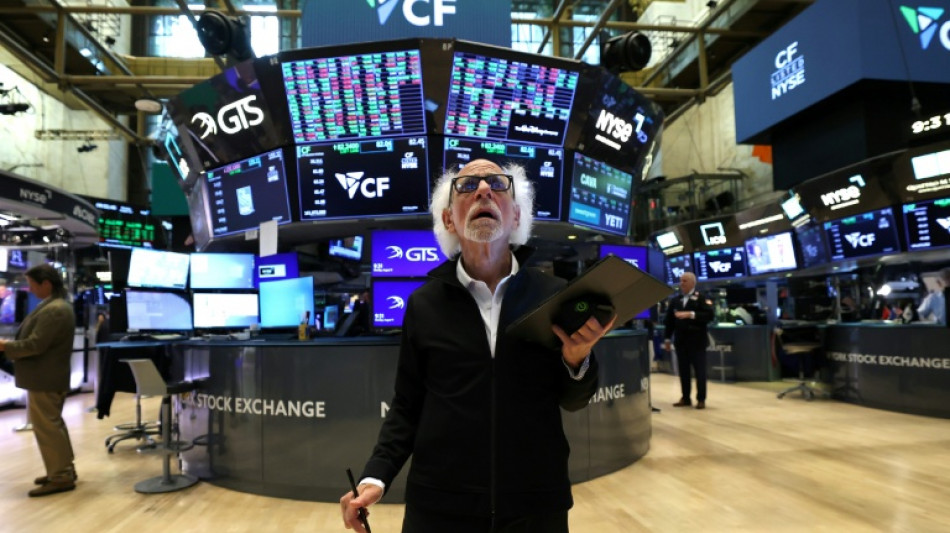 Wall Street reprend son souffle après une série de records