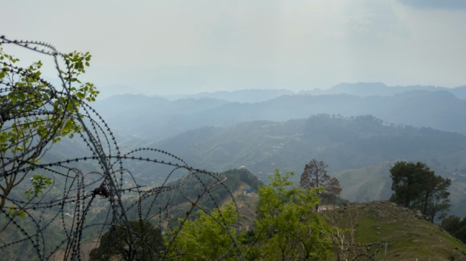 L'Inde a mené des frappes au Pakistan, intenses tirs d'artillerie au Cachemire