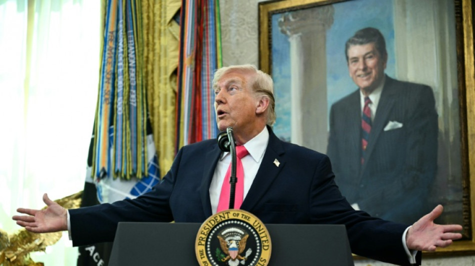 Oil prices tumble, stocks rally on Mideast peace hopes