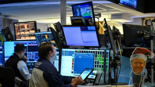 Wall Street clôture en berne, minée par l'emploi américain