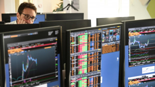 Borsa: Milano in calo con le banche, sale l'energia