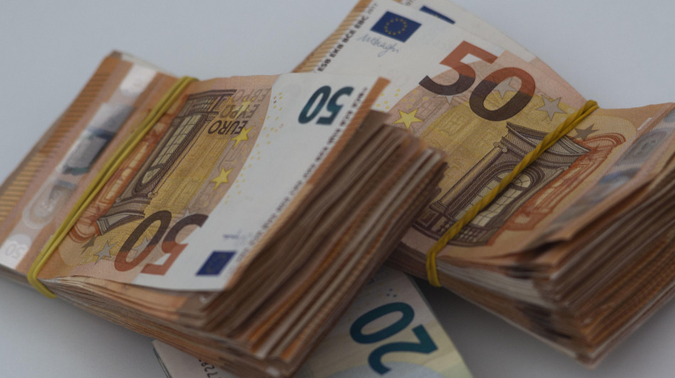 Euro stabile, scambiato a 1,1804 dollari