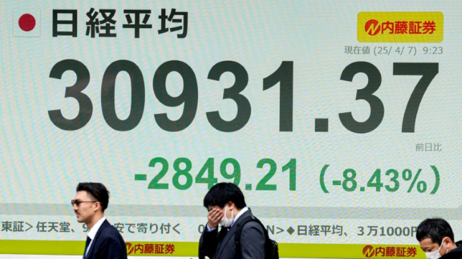 Les Bourses asiatiques dévissent, le pétrole au plus bas en 4 ans