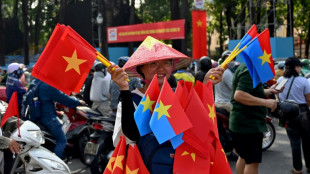 Vietnam: parade géante pour les 50 ans de la chute de Saïgon