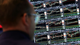 Wall Street termine en hausse, espère une désescalade des tensions commerciales