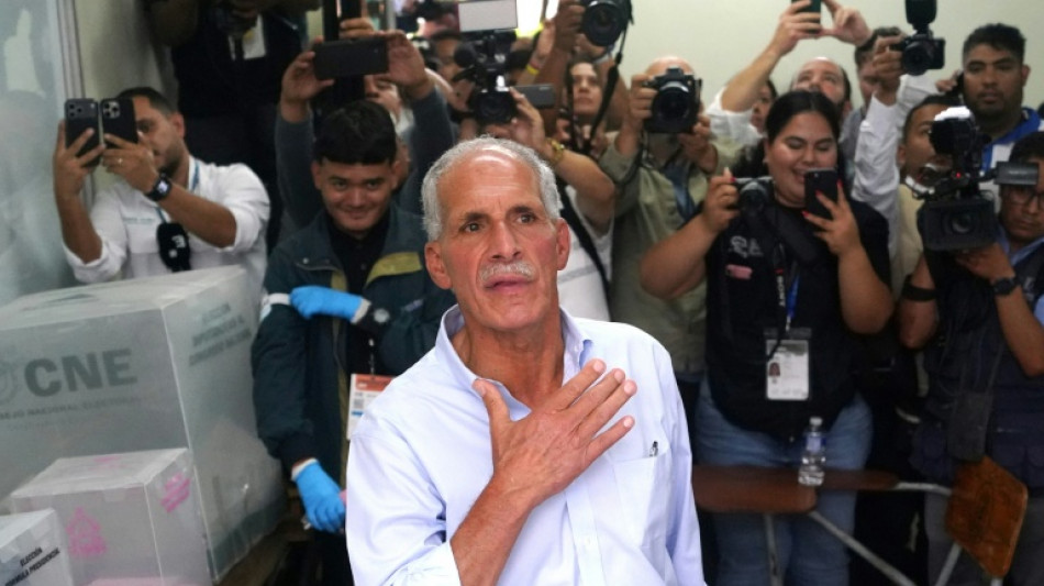 Pr&eacute;sidentielle au Honduras : duel serr&eacute; entre les candidats de droite, dont celui adoub&eacute; par Trump