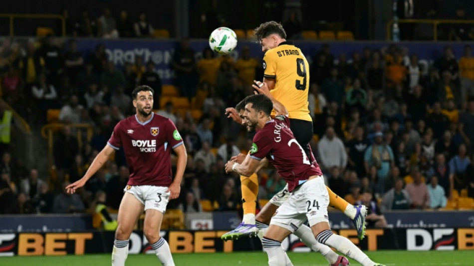 Wolves inflict more woe on West Ham, Leeds crash out League Cup