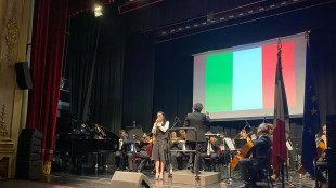 Arisa, canter&ograve; gratis a Potenza per raccogliere fondi per la terapia di una ragazza