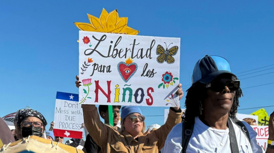 Familias denunciam condi&ccedil;&otilde;es insalubres onde aguardam asilo nos EUA