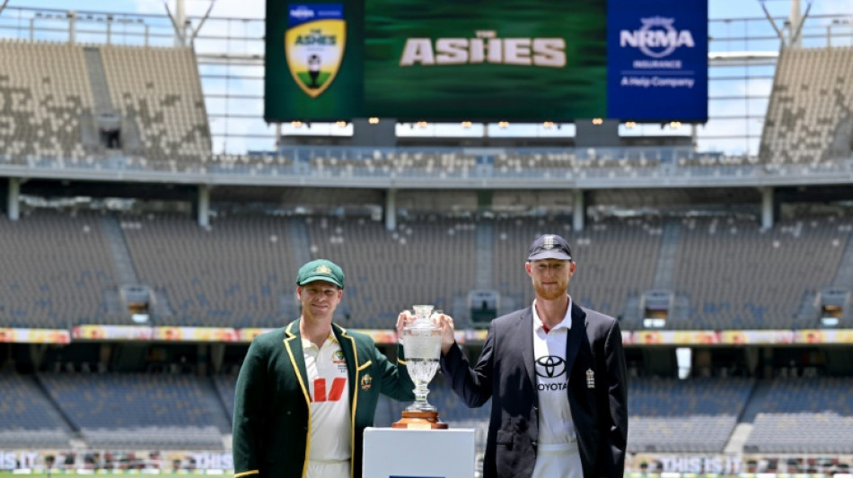 England win toss, bat in first Ashes Test