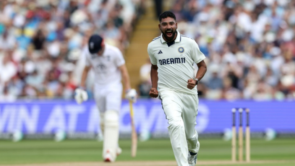 Siraj's double strike leaves England reeling in second Test