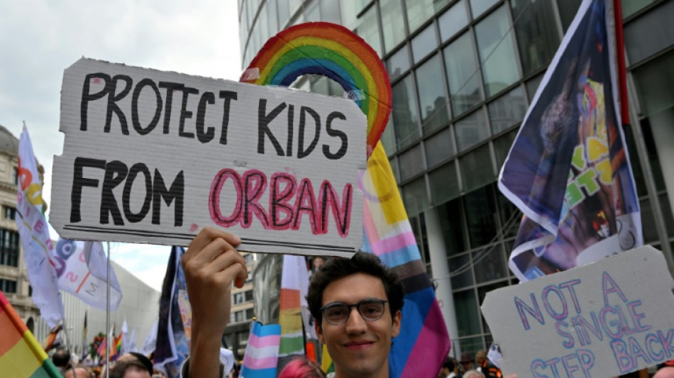 La pride de Bruxelles aux couleurs de celle de Budapest, menacée d'interdiction