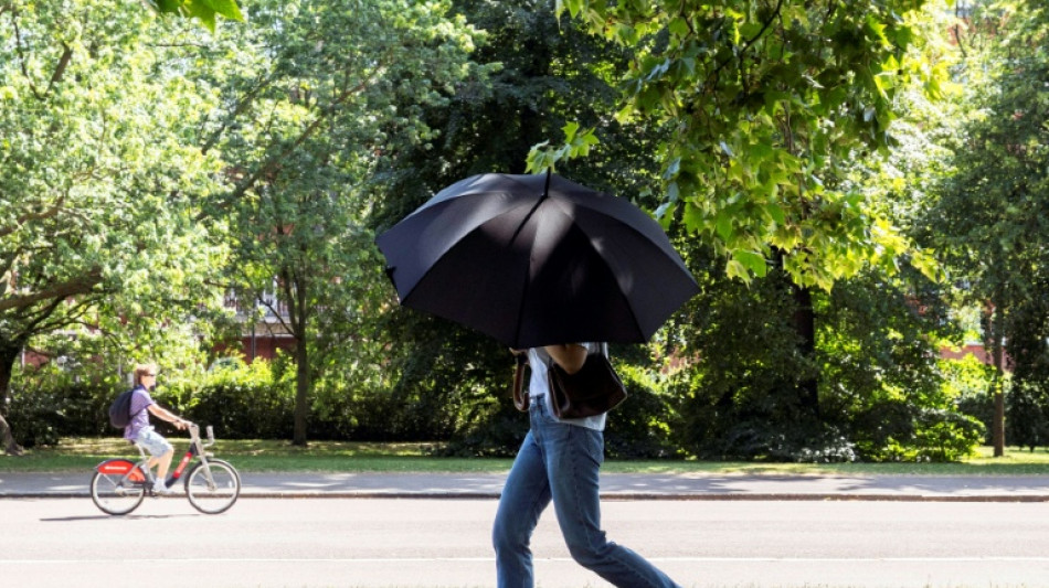 Hundreds of schools close as UK braces for record-breaking heatwave