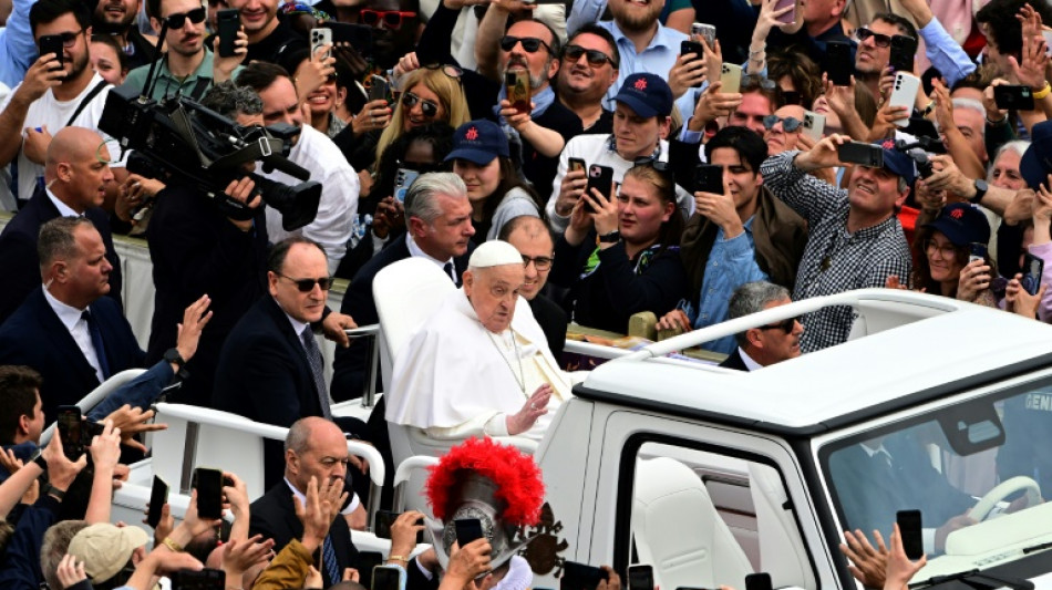 Francisco ordena antes de morir convertir un papamóvil en clínica infantil en Gaza