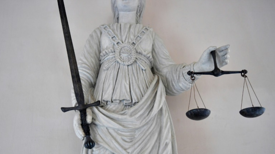 Suicides de soignants à l'hôpital: les ministres Catherine Vautrin et Elisabeth Borne visées par une plainte