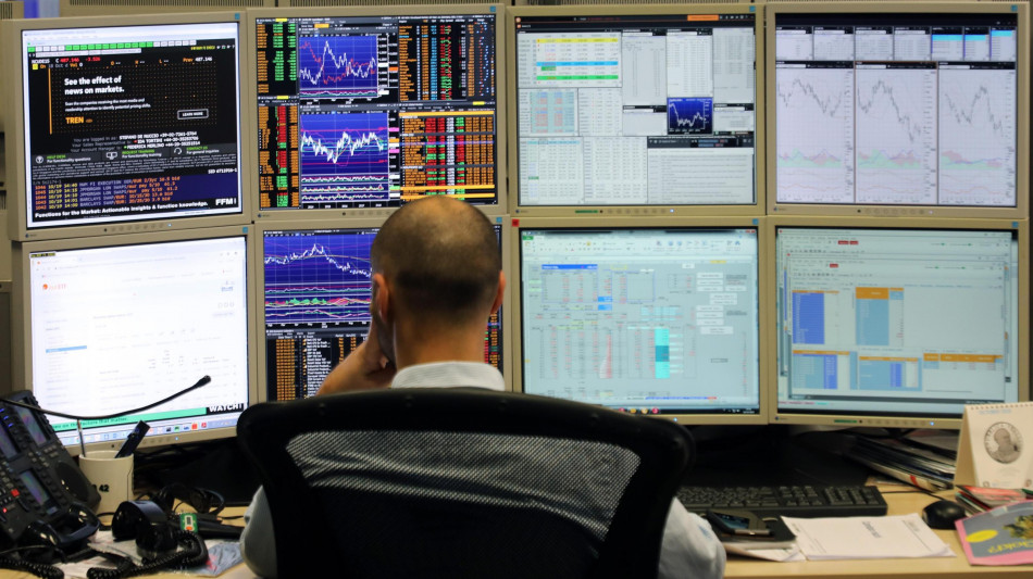 Lo spread tra Btp e Bund chiude poco mosso a 60,8 punti