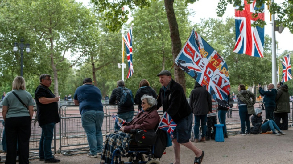 Les Britanniques célèbrent dans l'émotion les 80 ans de la fin de la Seconde guerre mondiale