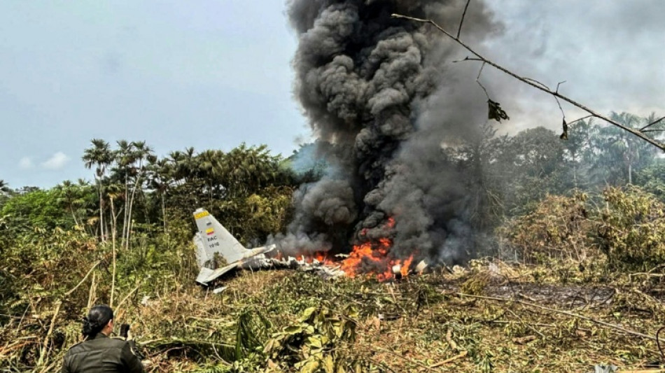 Acidente com avi&atilde;o militar deixa oito mortos na Col&ocirc;mbia