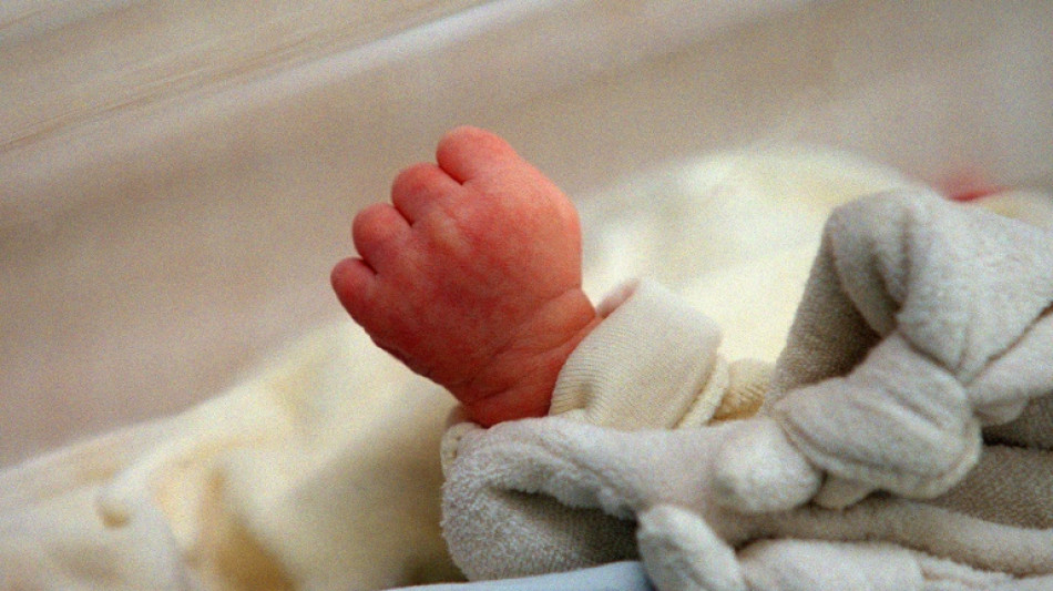 Face à la mortalité infantile en France, des hypothèses faute de mieux