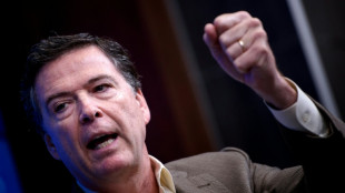 L'ex-directeur du FBI James Comey, bête noire de Trump, comparaît pour sa mise en accusation officielle